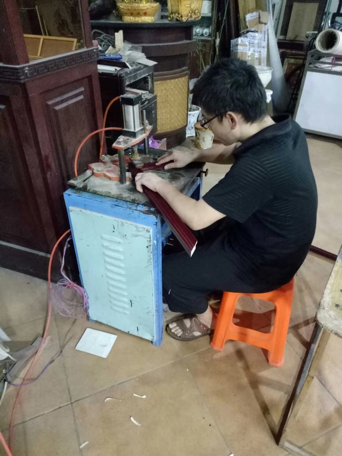 加工画框车间