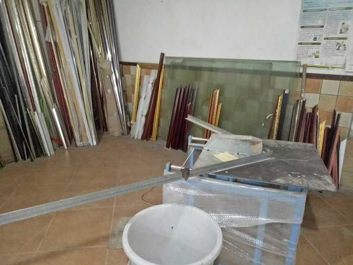 加工画框车间